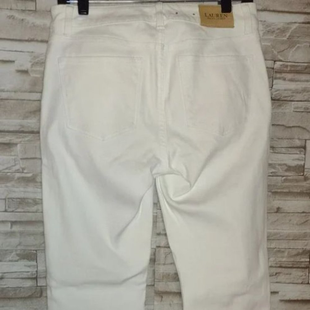 Lauren-Ralph Lauren Ladie's white denim Jeans in size 4 , 29" Waist - Picture 3 of 8
